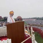 लाल किले से देश को संबोधित करते पीएम मोदी