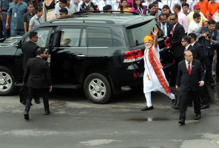 Independence Day 2019 Pm Modi Used Toyota Land Cruiser, President