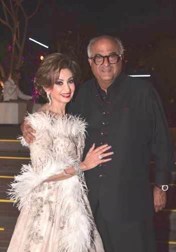 boney kapoor and khushi kapoor reached bali for rakhee punjabi son wedding