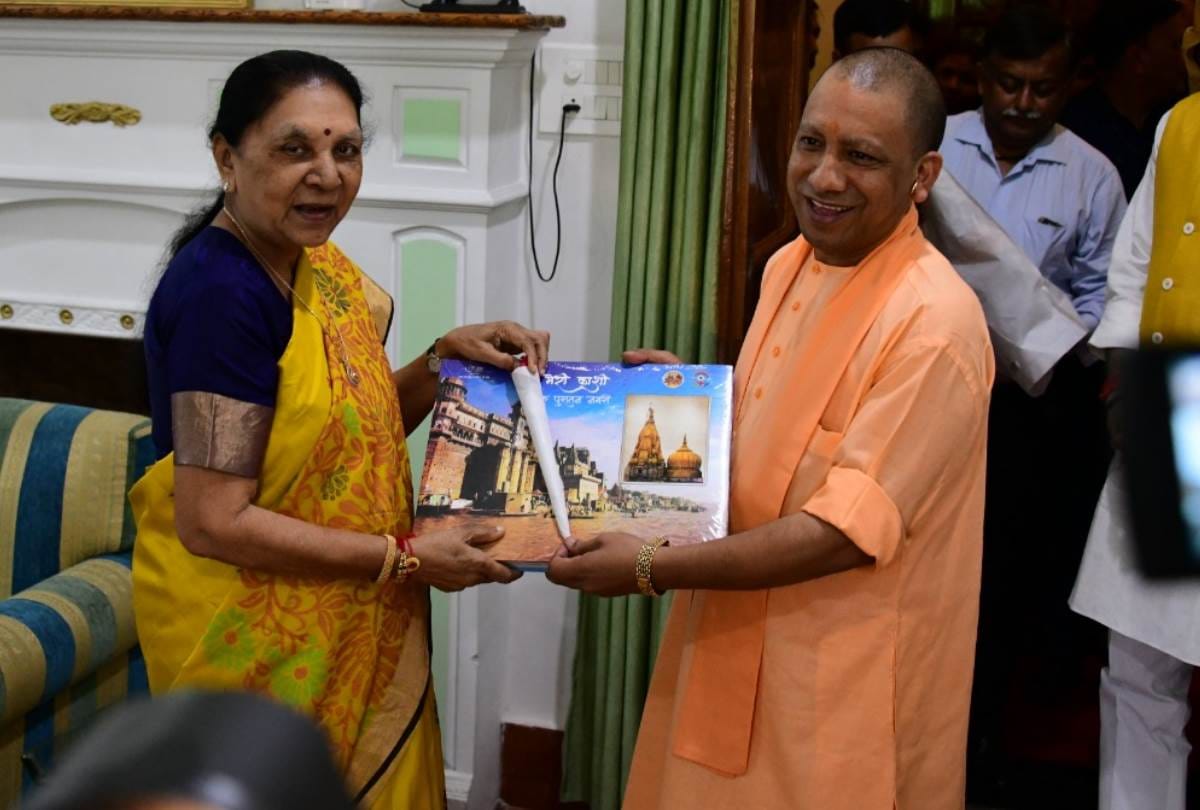 up governor anandiben tied rakhi to cm yogi, story in photos