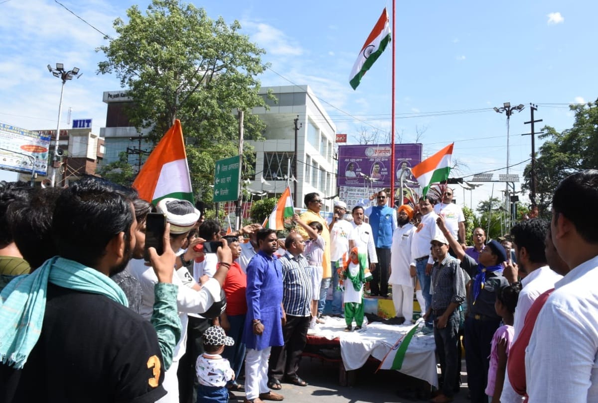 Amar Ujala organized flag hoisting program, Mayor hoisted Flag in Moradabad