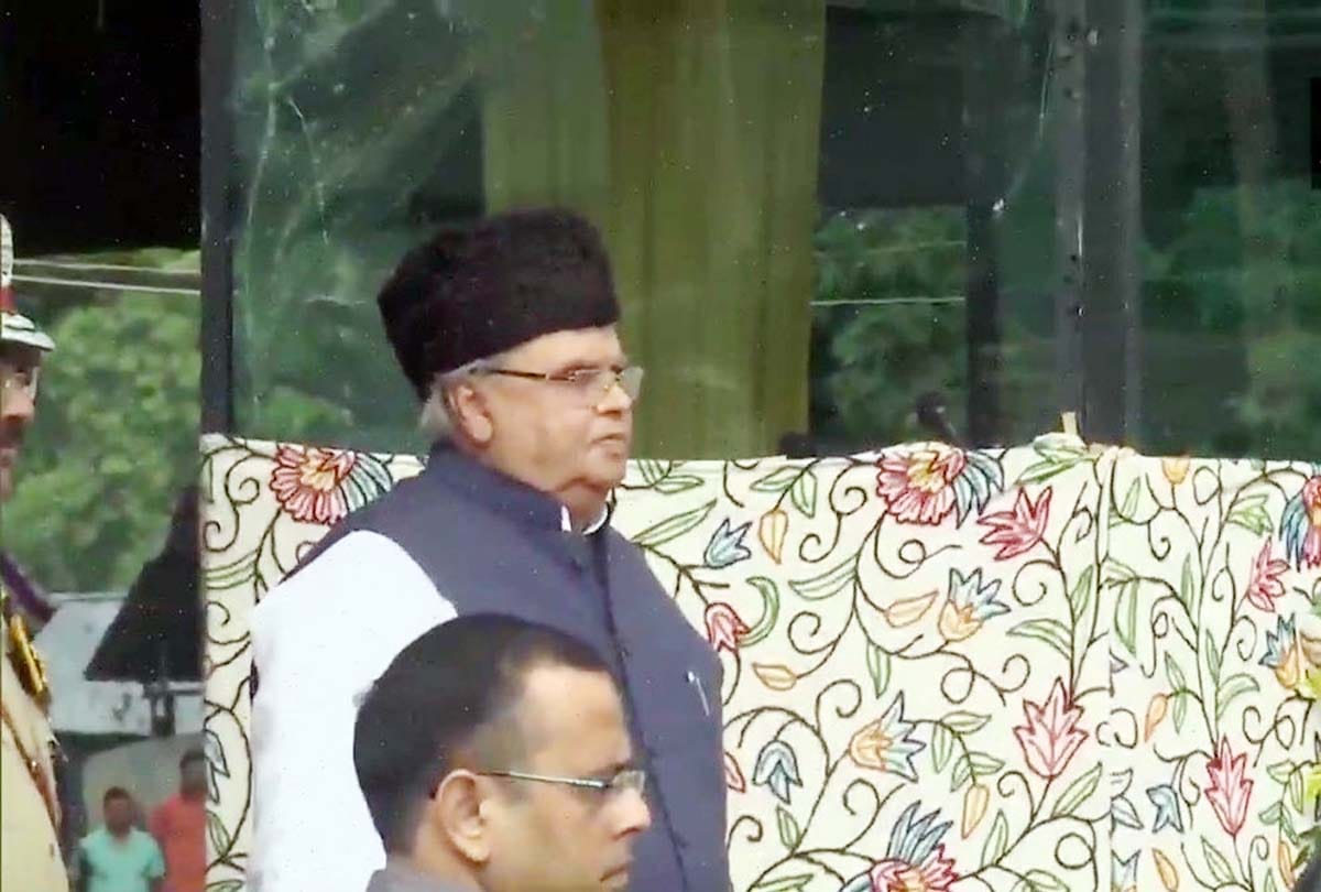 Governor Satya Pal Malik unfurls the national flag at Sher-i-Kashmir stadium Jammu Kashmir
