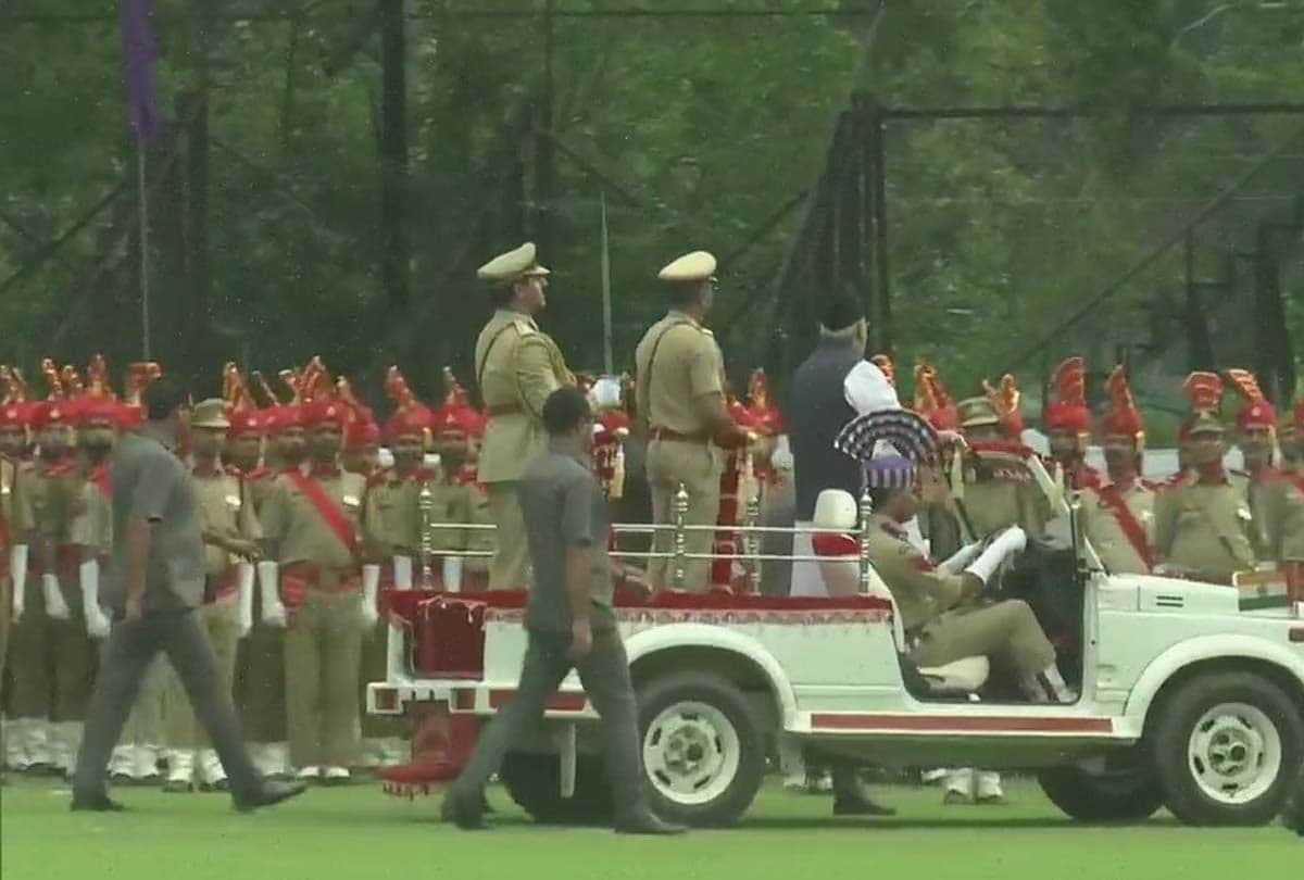 Governor Satya Pal Malik unfurls the national flag at Sher-i-Kashmir stadium Jammu Kashmir