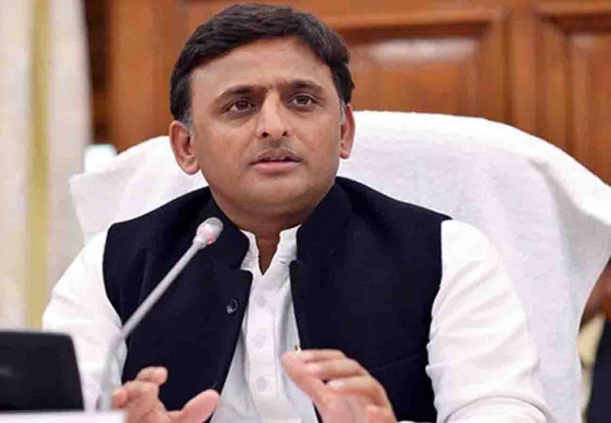 Akhilesh Yadav reached his village Saifai on Independence Day