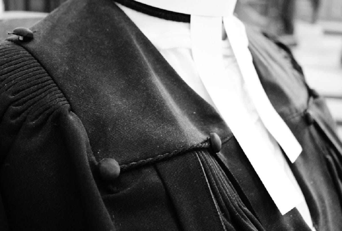 groom lawyer stopped farewell for client bail