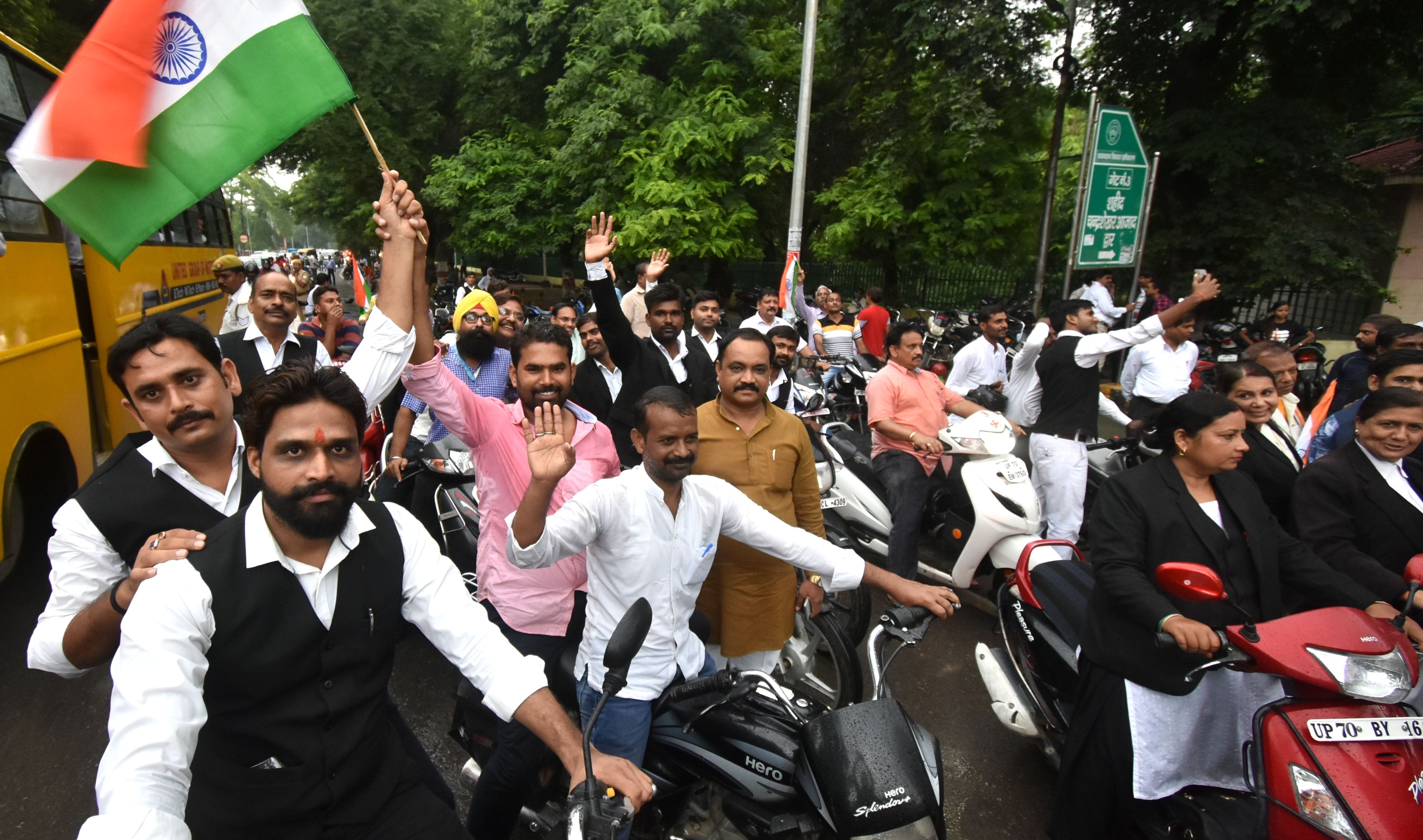 Maa Tujhe Pranam: Urban gathered in bike rally with Deshrag