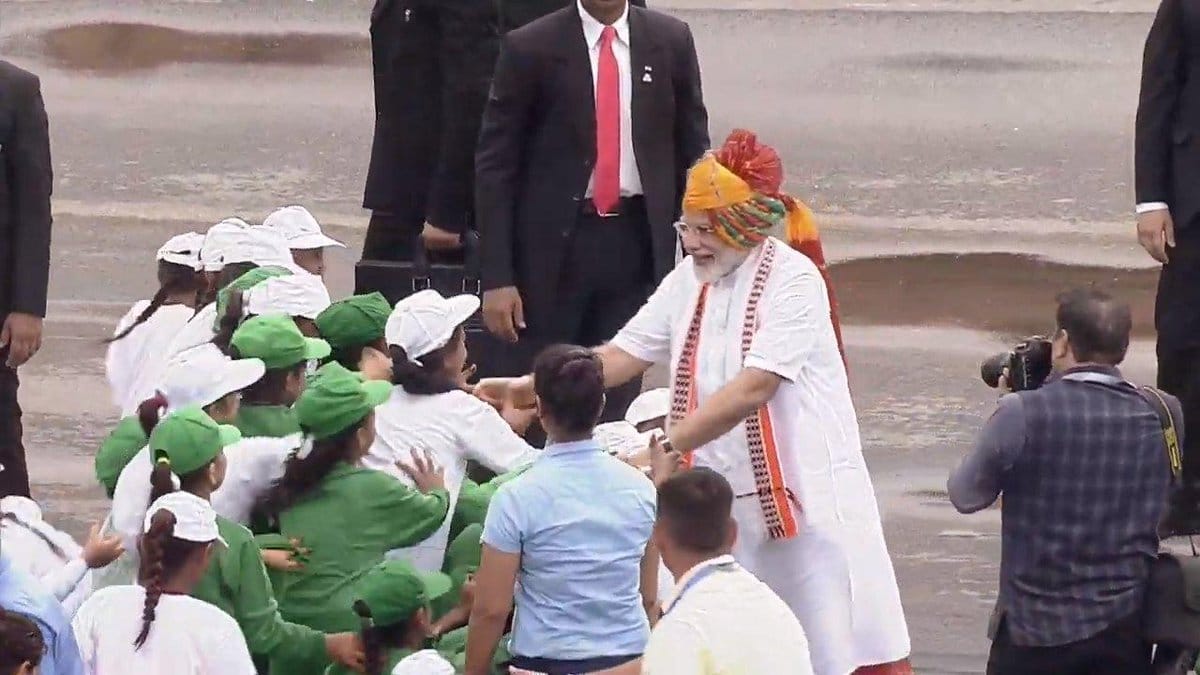 Independence Day 2019: Prime Minister Narendra Modi meets children at Red Fort 