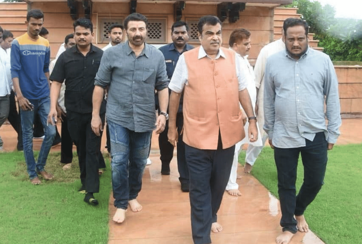 actor and bjp mp Sunny Deol visit RSS headquarter in Nagpur with Union Minister Nitin Gadkari