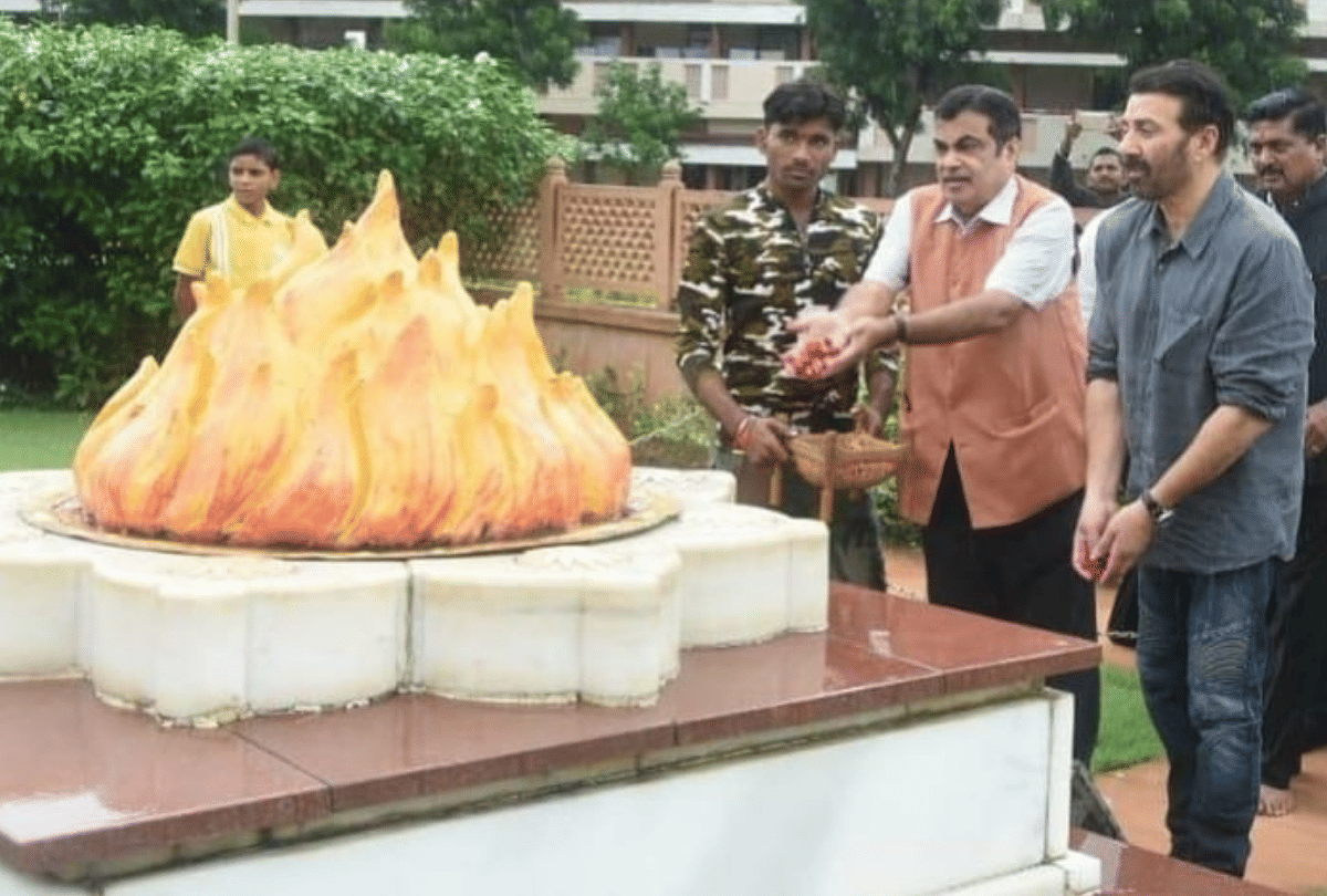 actor and bjp mp Sunny Deol visit RSS headquarter in Nagpur with Union Minister Nitin Gadkari
