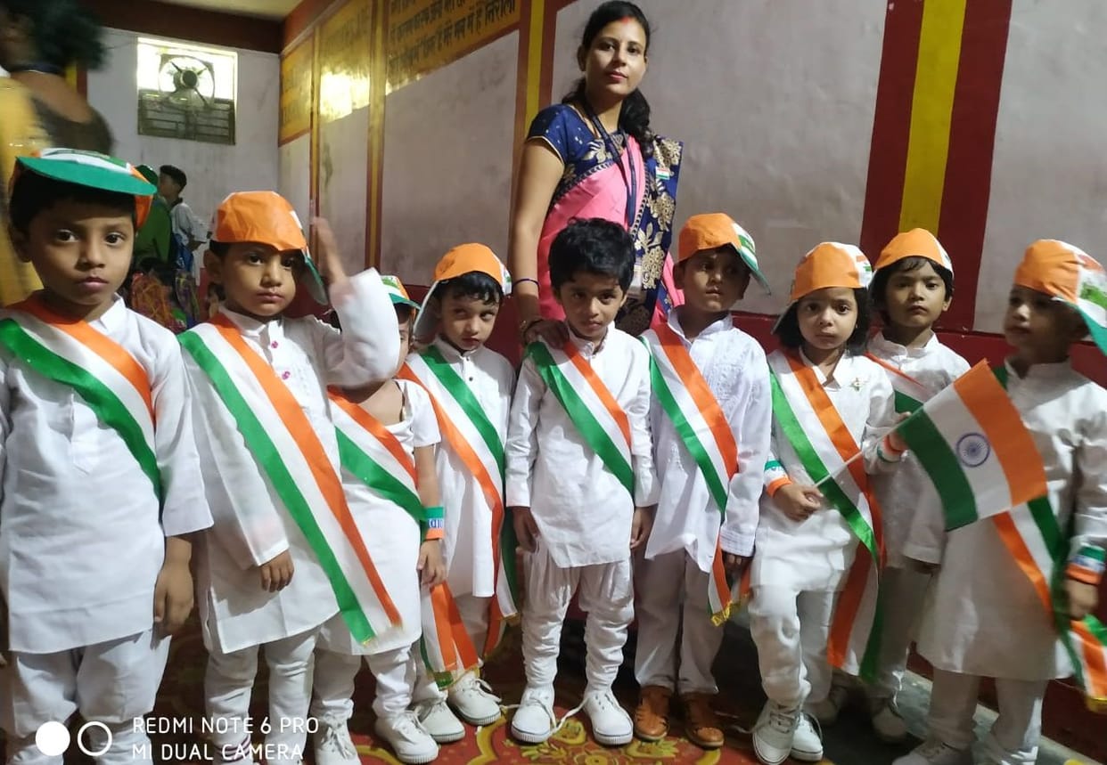 The tricolor was hoisted remembering the lovers of freedom