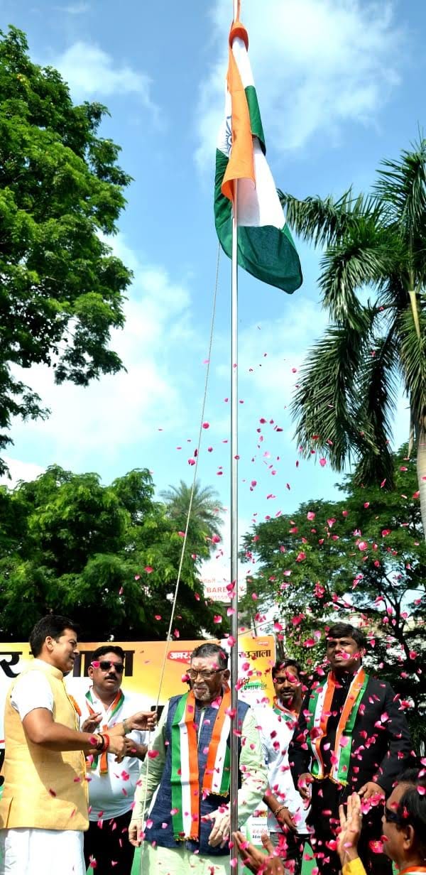 Amar Ujala Bareilly sang national anthem at 16 places simultaneously