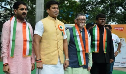 Amar Ujala Bareilly sang national anthem at 16 places simultaneously