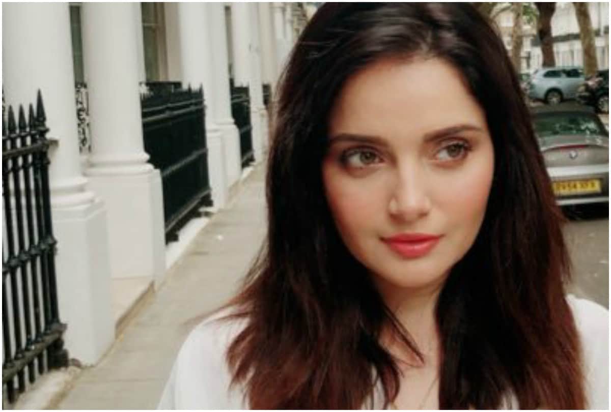 Pakistani actress Armeena Khan letter to UNICEF demands Priyanka Chopra removal troll