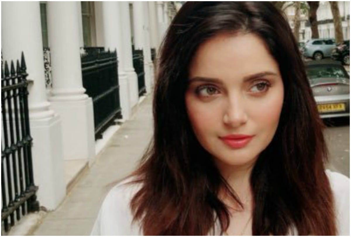 Pakistani actress Armeena Khan letter to UNICEF demands Priyanka Chopra removal troll
