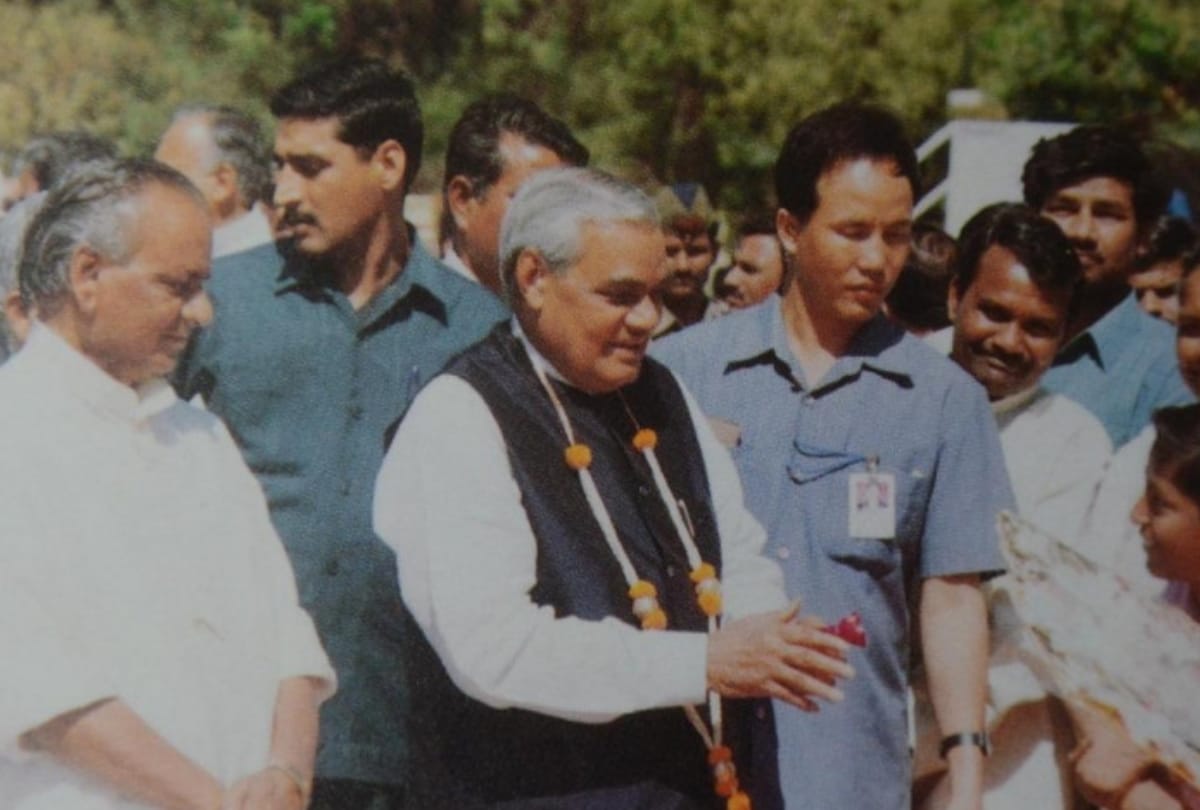 atal ji was fond of sweets and pani puri