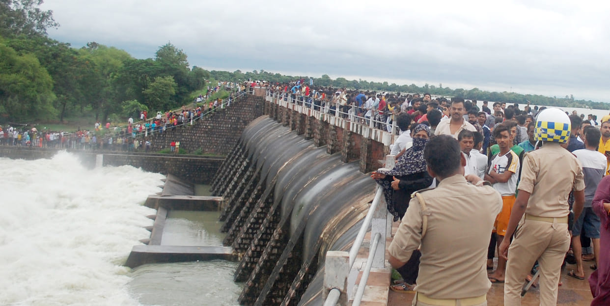 gates of govind sagar dam closed, rajghat and matatila dam gates still open