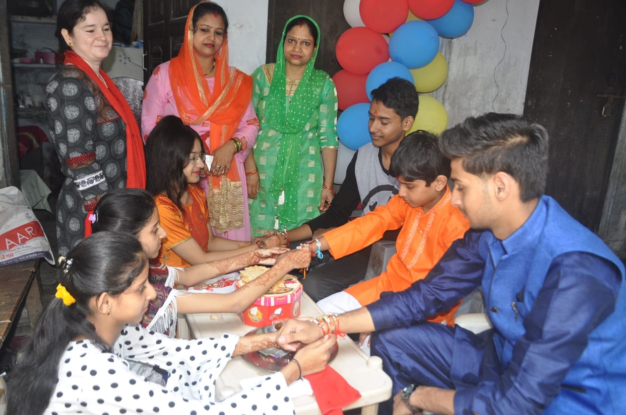mau news raksha bandhan
