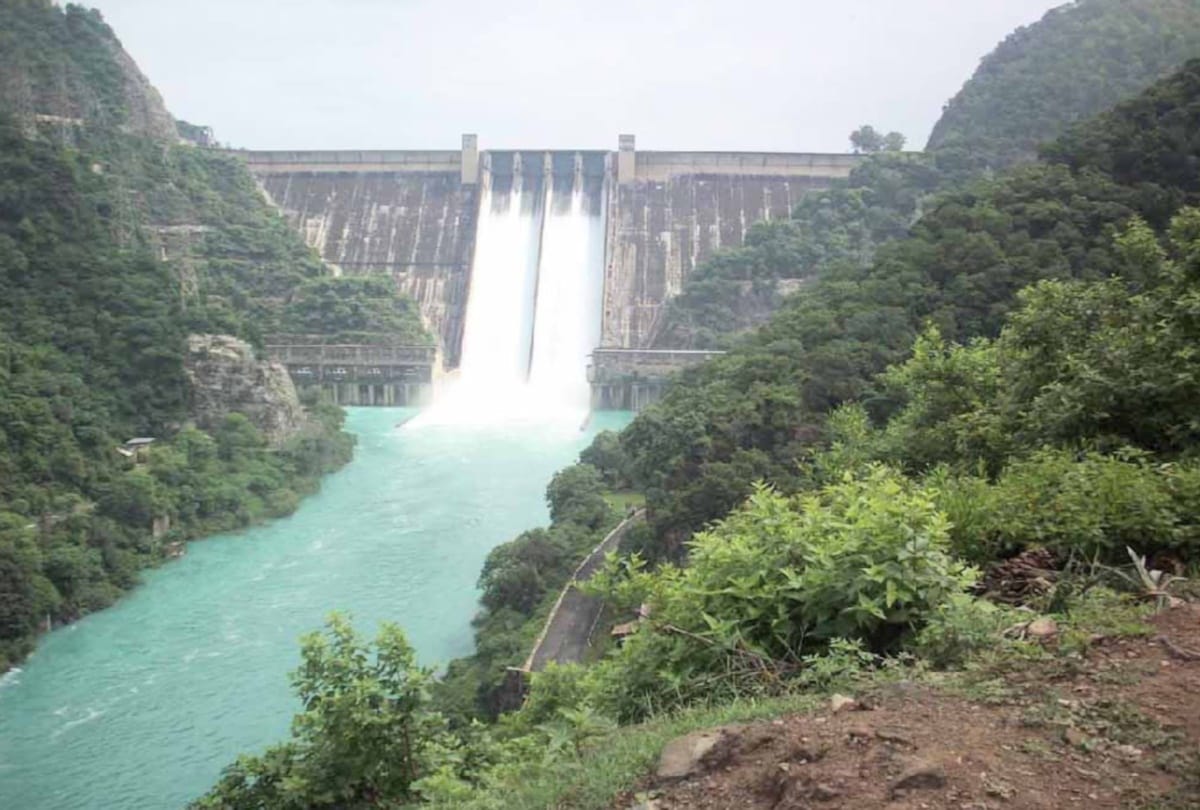 Heavy rain warning for next two days flood gate of Bhakra Dam opened