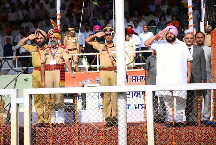 Punjab CM Captain Amrinder Singh Celebrates Rakshabandhan with Shaheed Soldiers Daughters