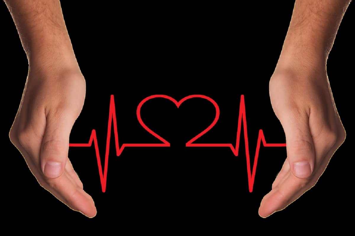 Bollywood Choreographer Saroj Khan Death by Cardiac Arrest Difference with Heart attack symptoms, cause and Treatment