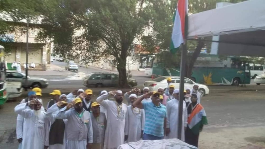 independence day 2019 Haj pilgrims from Haridwar waved national flag in Saudi Arabia