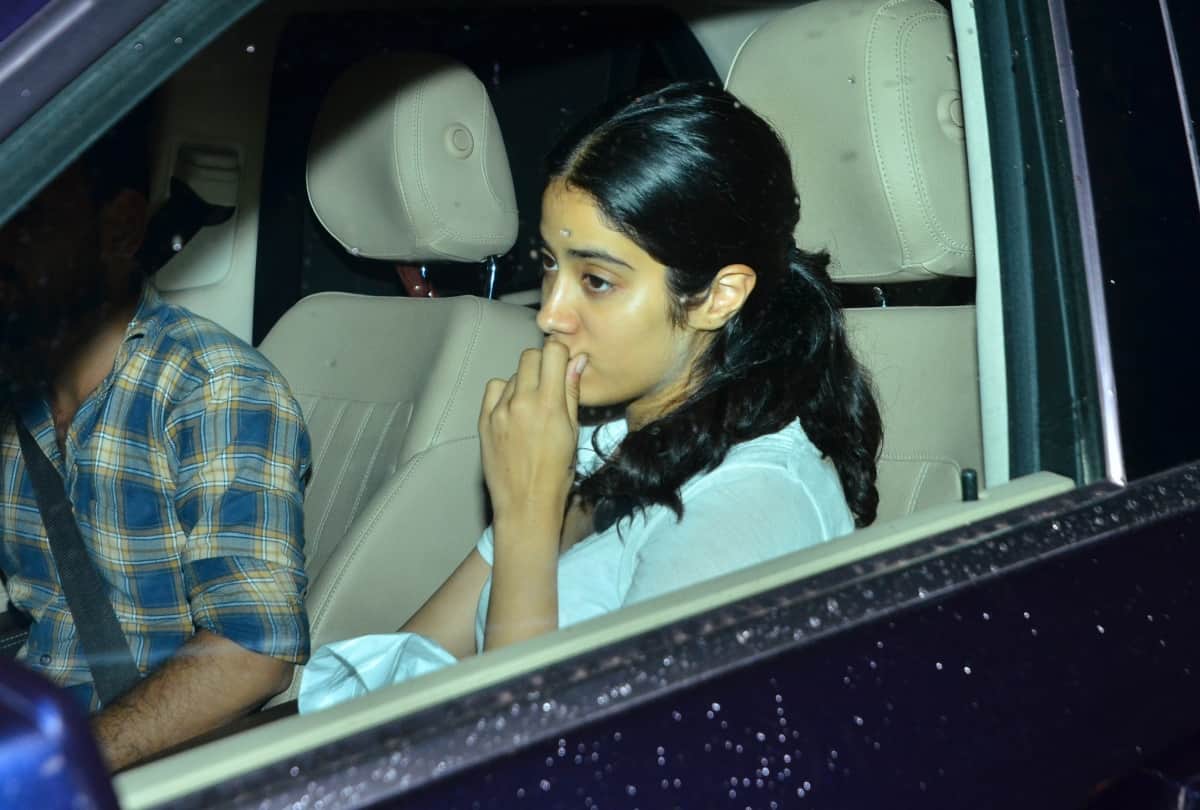 sunny leone to janhvi kapoor spotted in different places