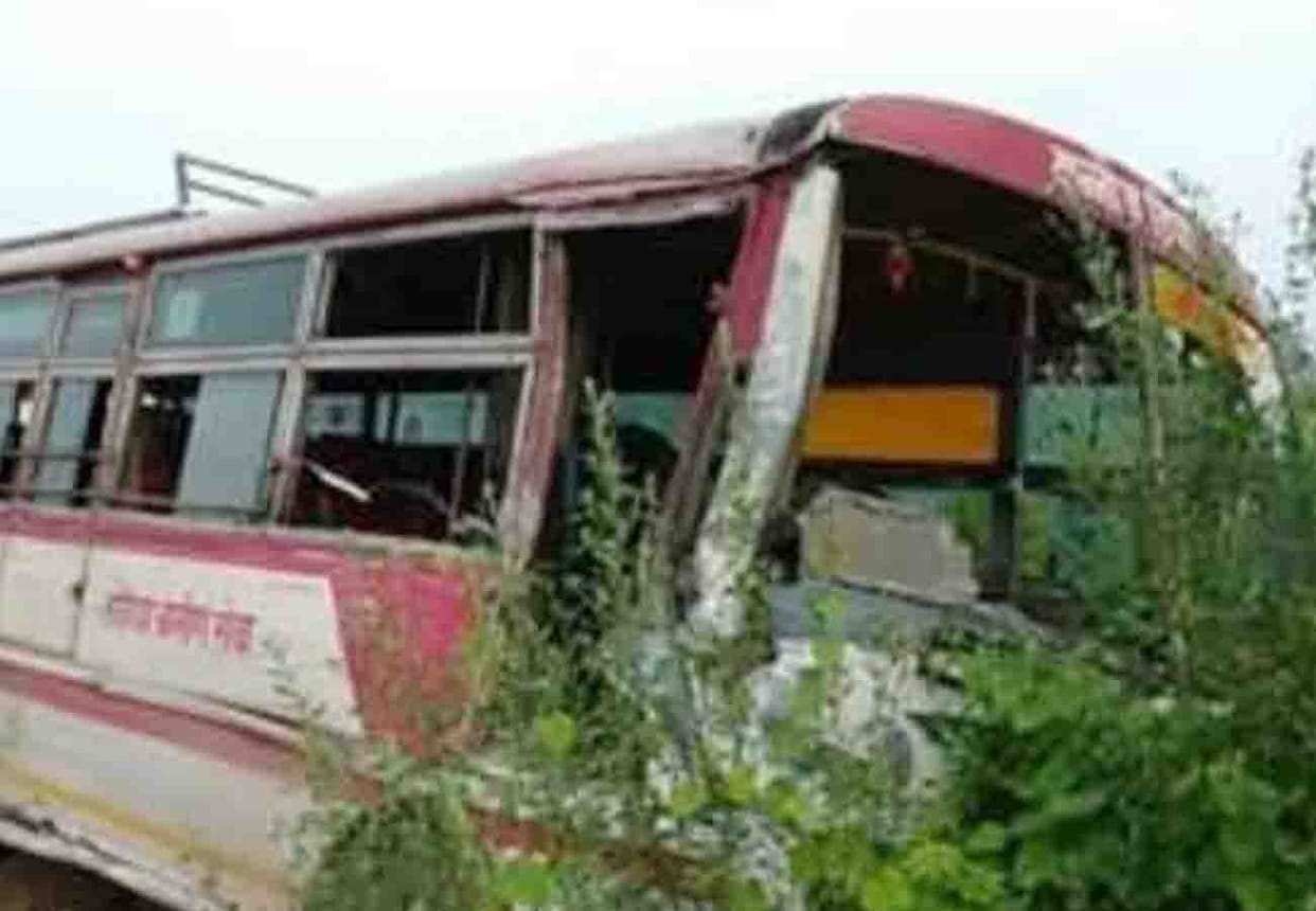 road accident in kannauj, 20 people injured