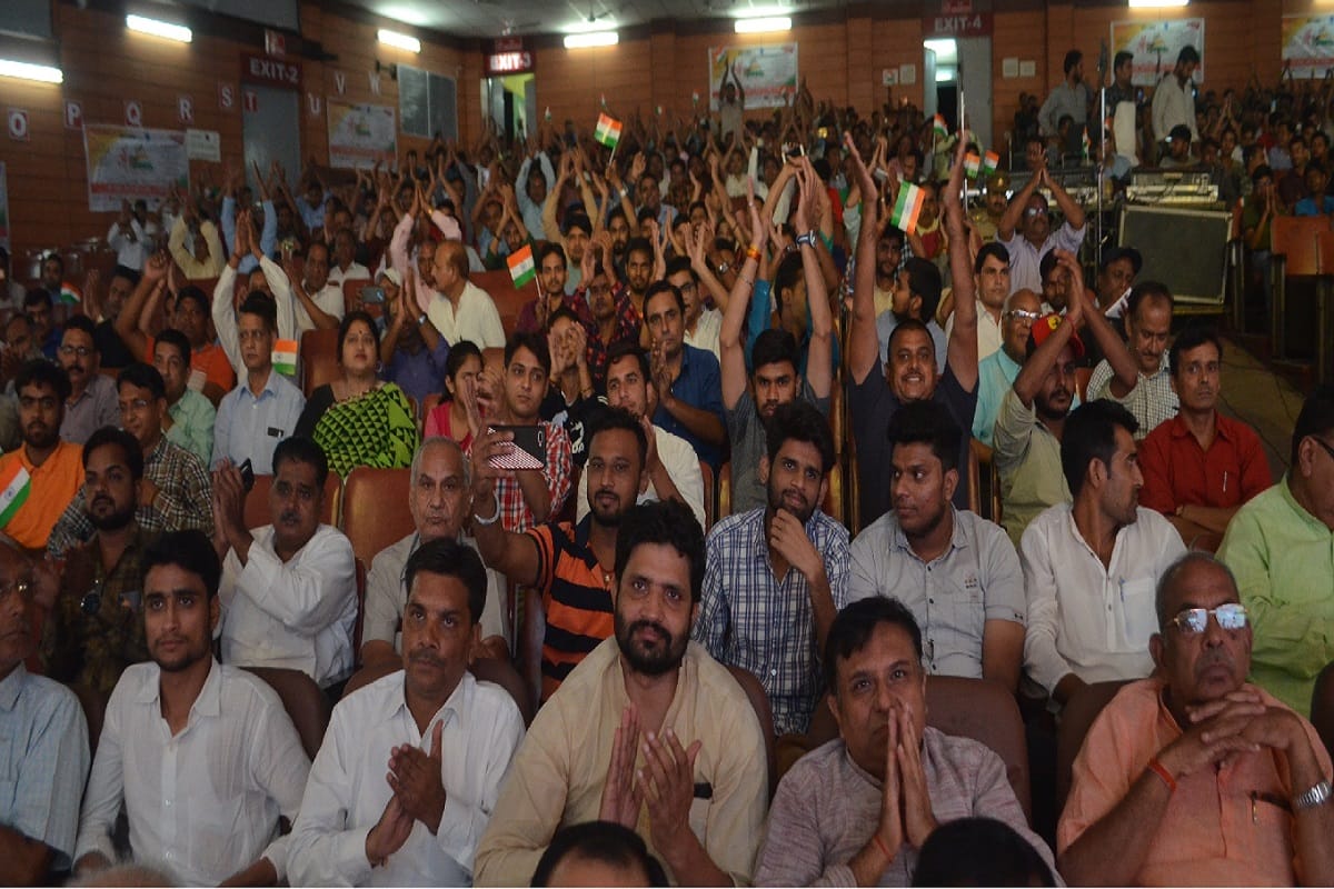 Maa Tujhe Pranam: kavi sammelan mushaira by Amar Ujala in CCSU at Meerut