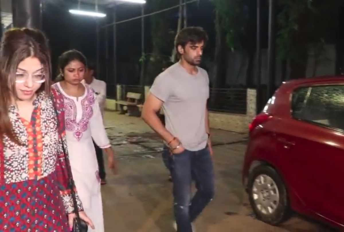 Bollywood News: vidya sinha funeral mohit malik ayub khan sunil pal reached her last rites