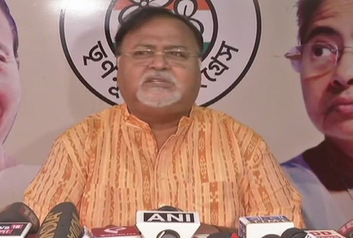 Covid-19: Bengal to serve mask, soap to students with mid-day meal items
