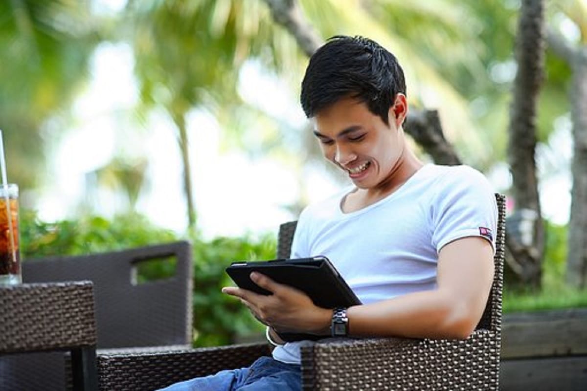 enhance your love bonding with the help of technology