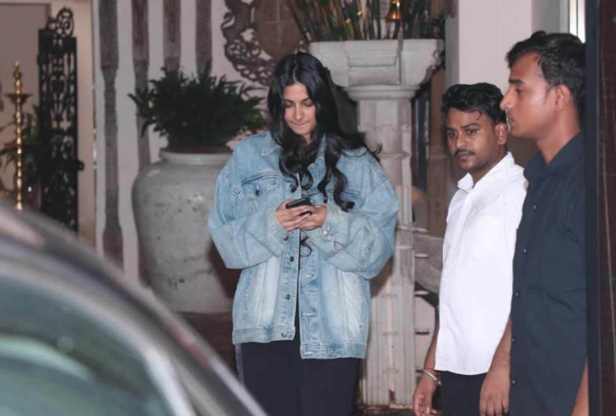 arjun kapoor sonam kapoor and anhsula celebrate rakshbandhan look at the pics