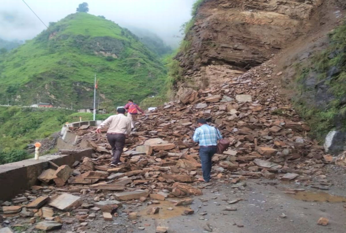 Emphasis on new roads, Jairam government could not meet maintenance challenge