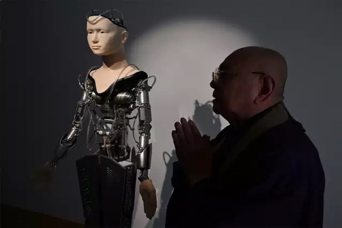 Buddhist temple in Japan puts faith in robot priest