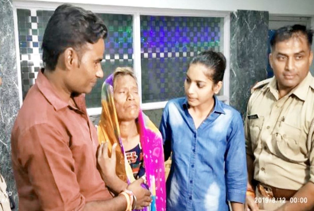 shanti tadvi gets her family after 10 years by help of agra police