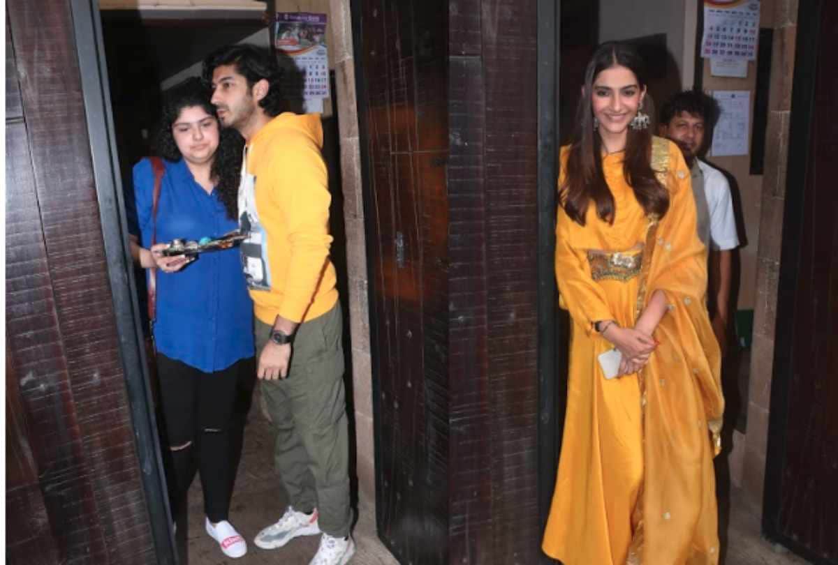 arjun kapoor sonam kapoor and anhsula celebrate rakshbandhan look at the pics