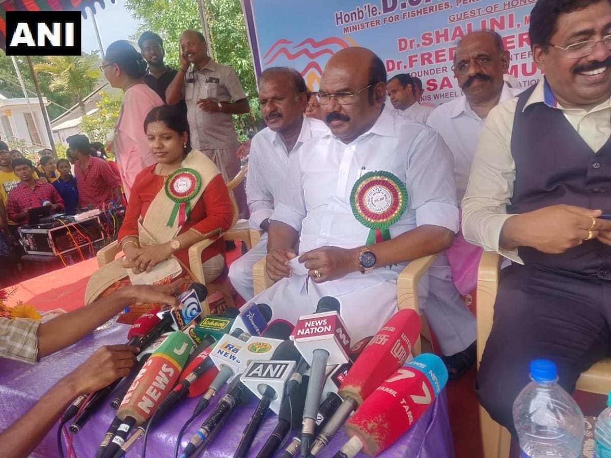 There should be no difference in students on the basis of caste said Tamil Nadu minister