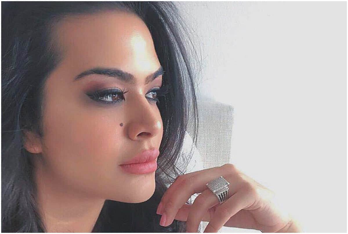Sanjay Dutt daughter Trishala Dutt Shared throwback photo with grandfather Sunil Dutt on Instagram