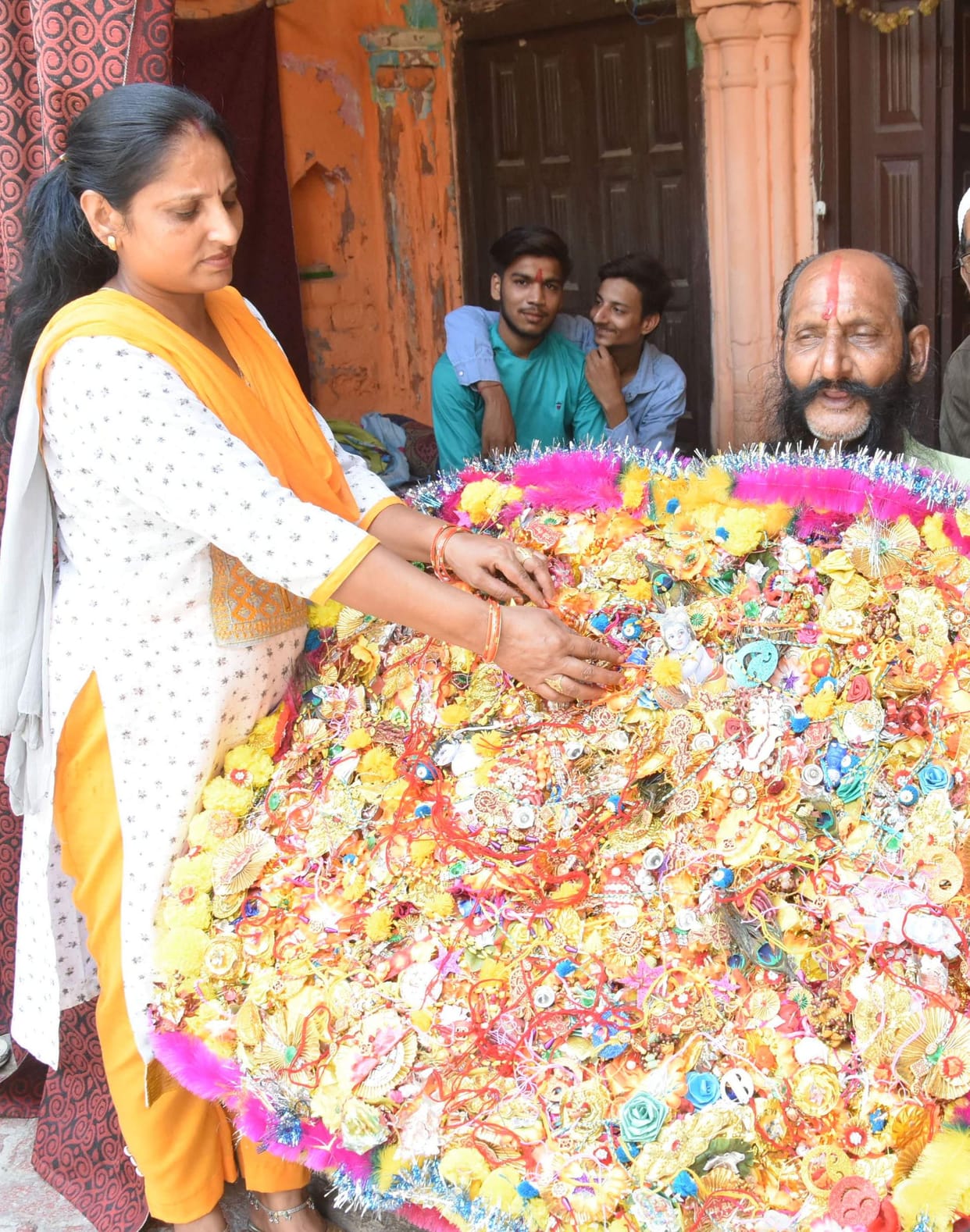 tied 15 kg rakhi in chandausi