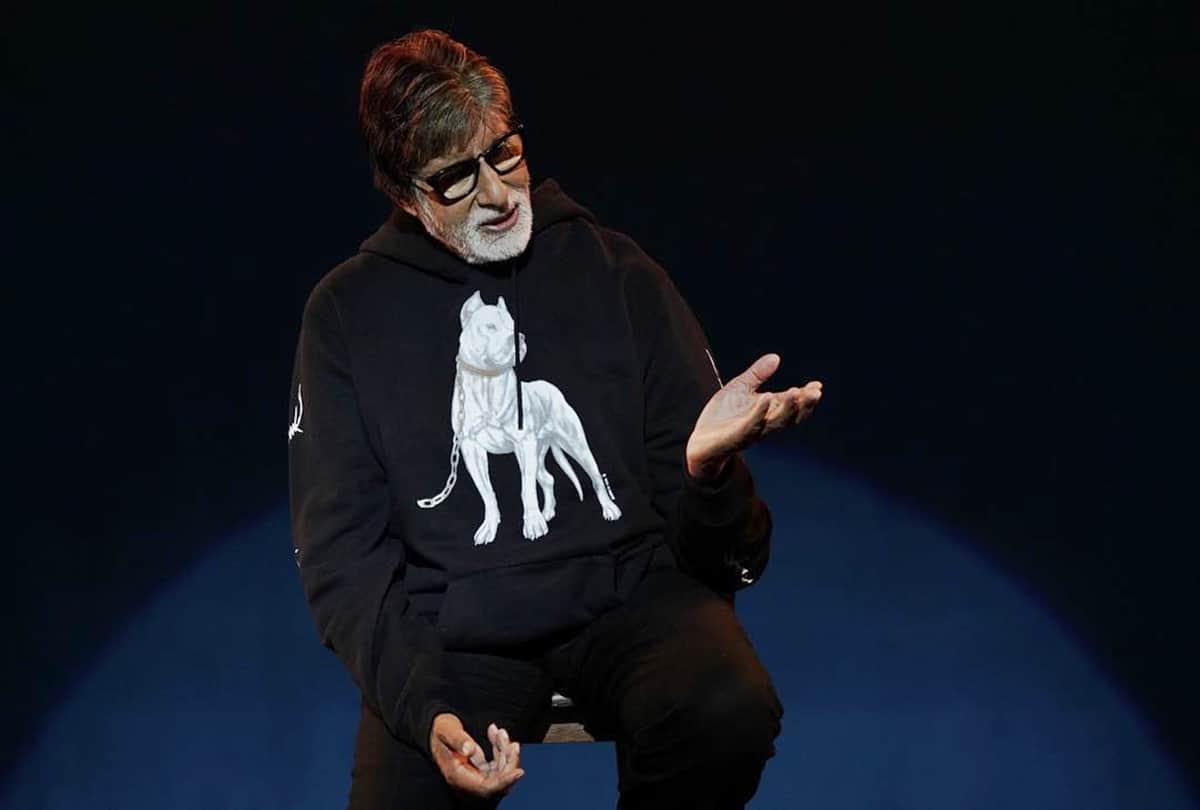 Amitabh Bachchan posted colourful photos on instagram and Social media users are loving it