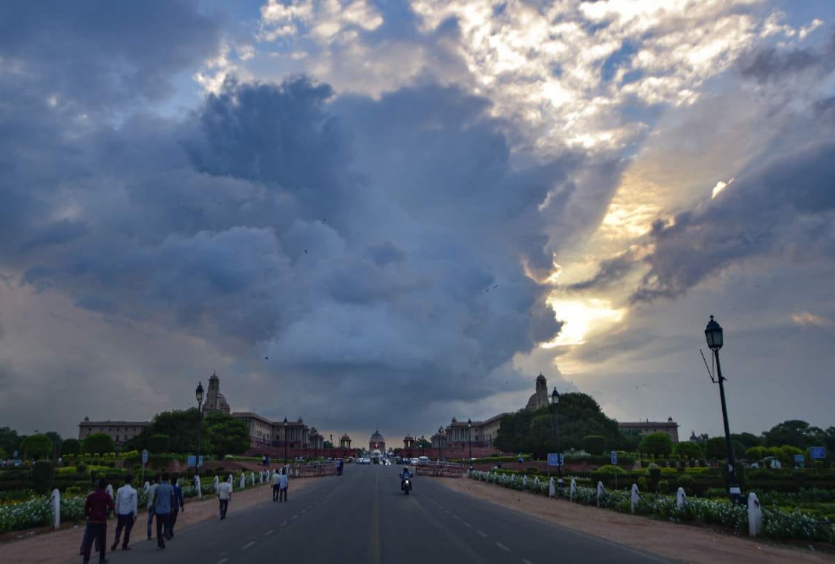 weather update rain lashes in parts of delhi ncr coldest temperature in last few years