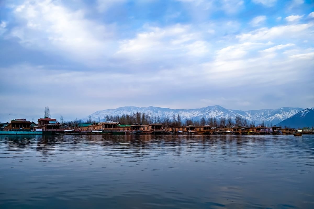 plan a trip to dharamshala near delhi for two days