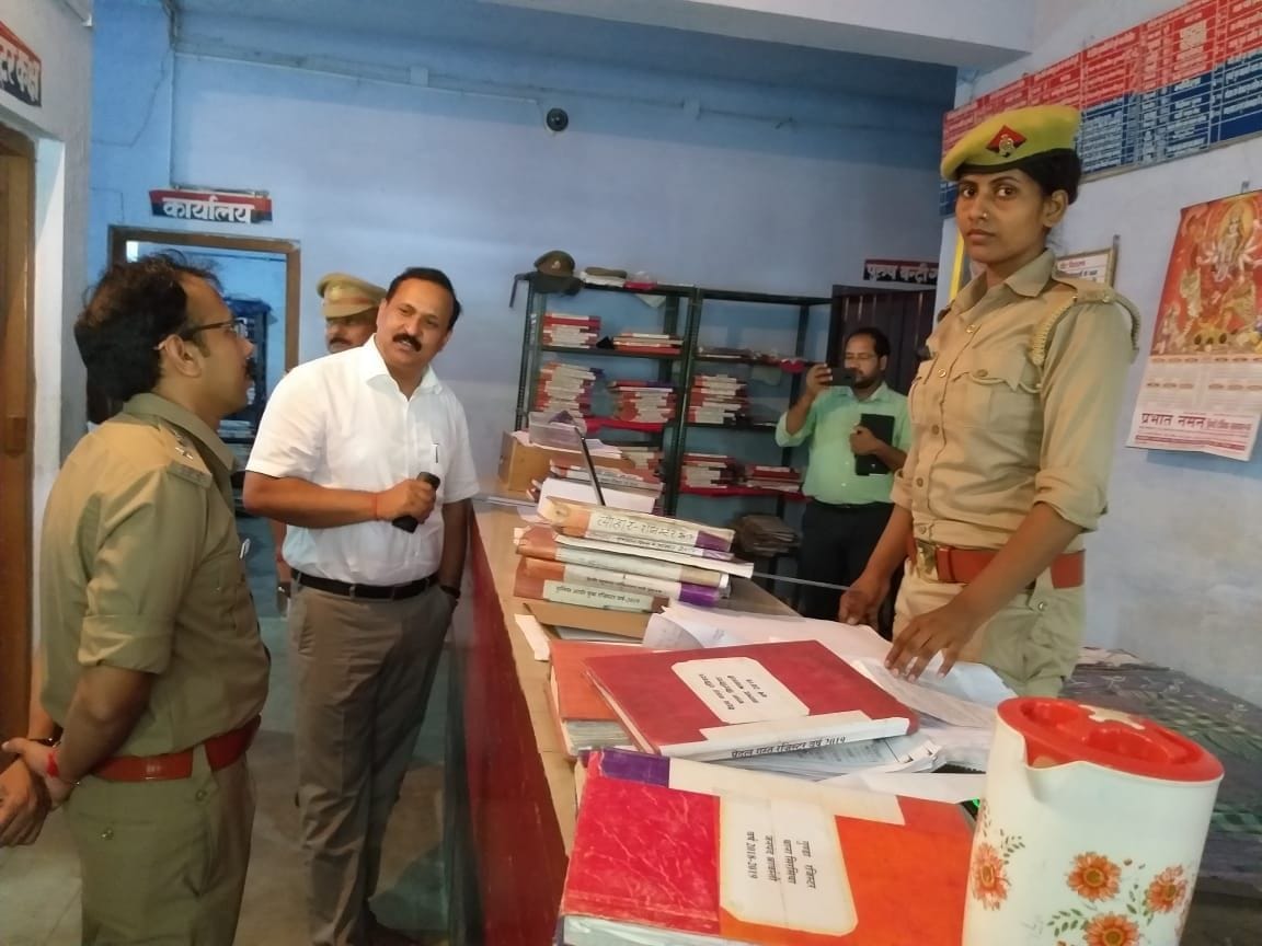 DM and SP listened to problems on Samadhan Divas