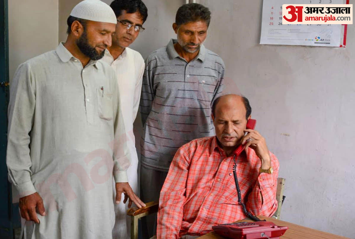 landline phone services resumed in some parts of kashmir, latest visuals and photos of kashmir