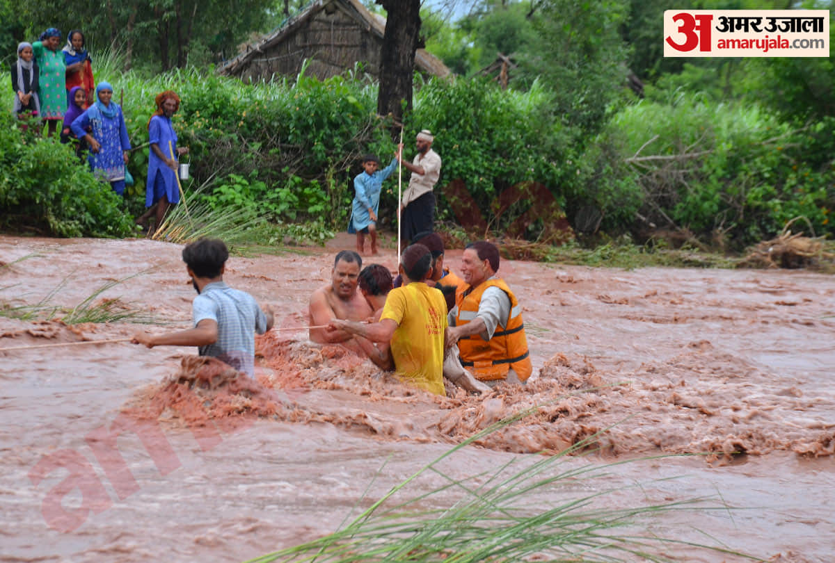 flood like situation in kathua jammu kashmir, rivers on their danger level in jammu kashmir, photos