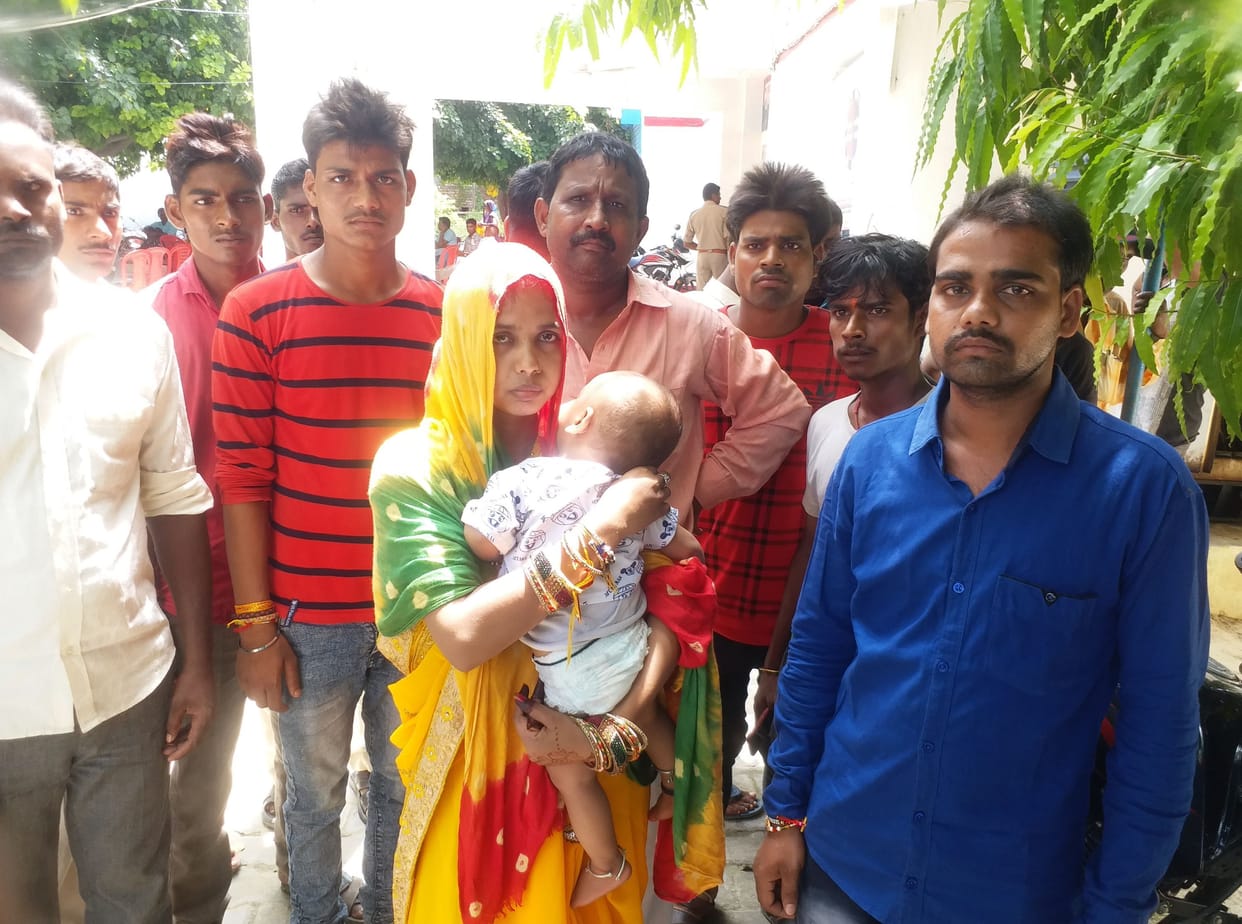 brother sister loot in mainpuri