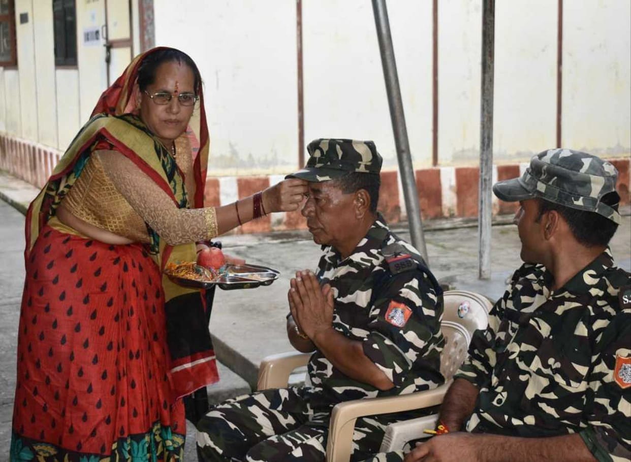 Sisiters ties rakhi to brothers