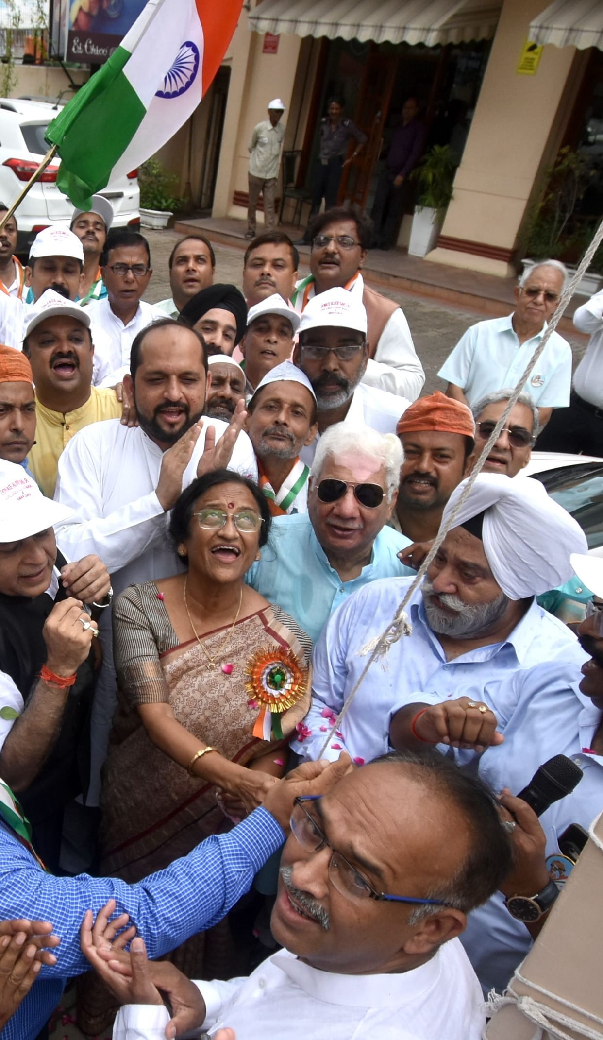 maa tujhe pranam