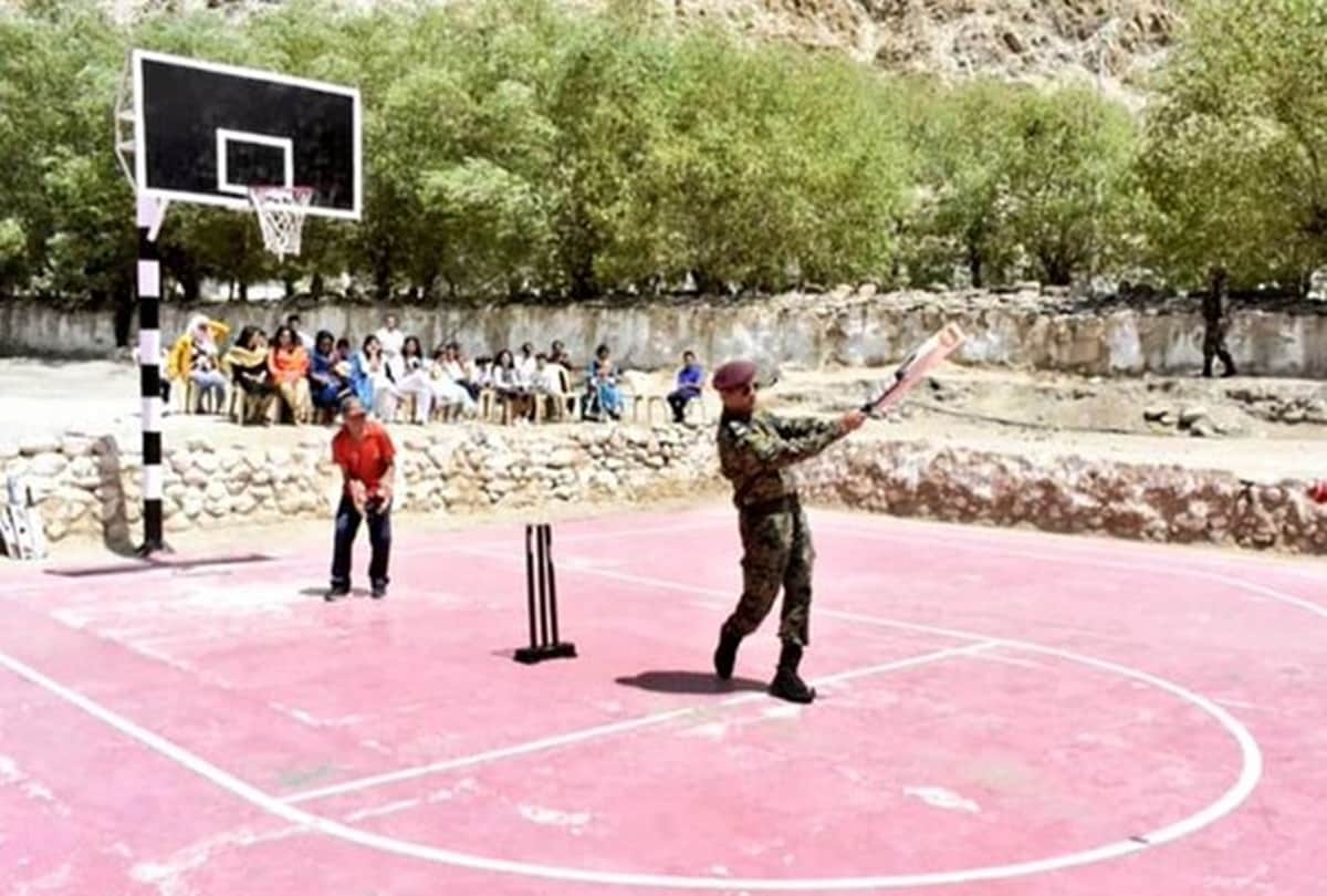 MS Dhoni spotted in new look at Jaipur Airport Picture goes viral
