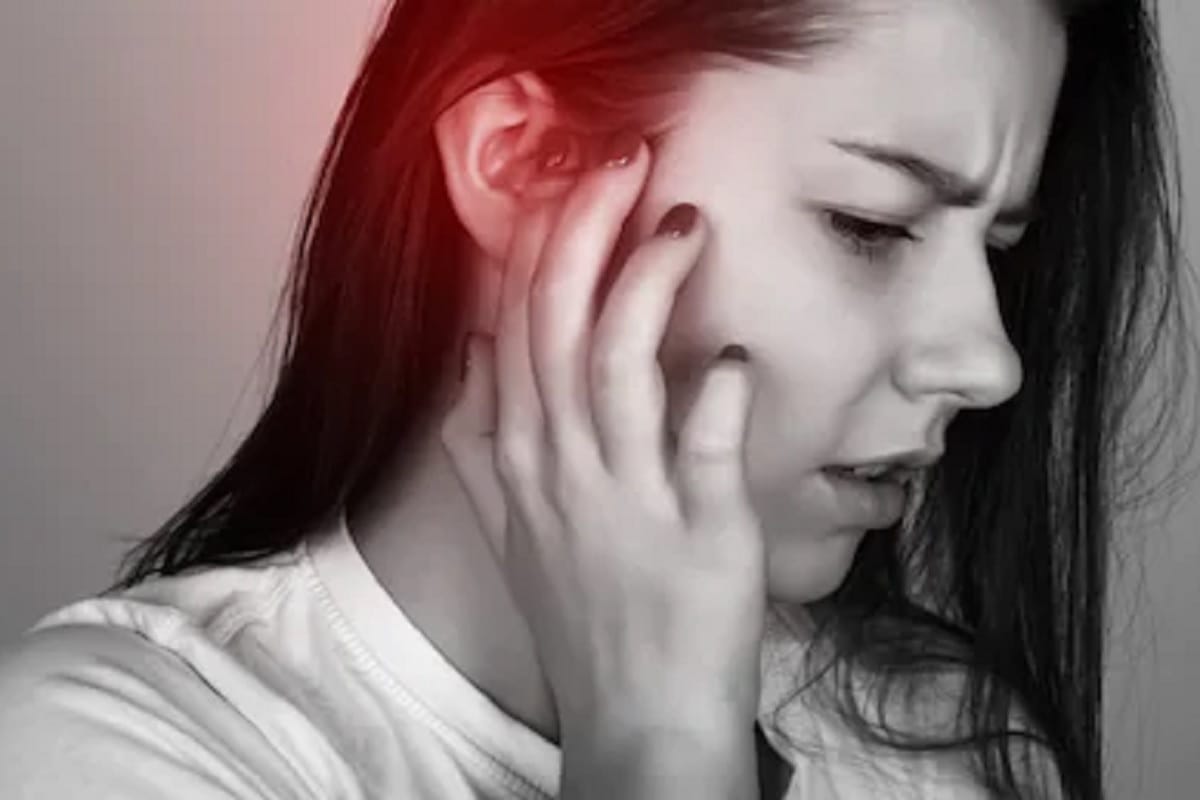 pain in ear could be harmful , know the reason behind it